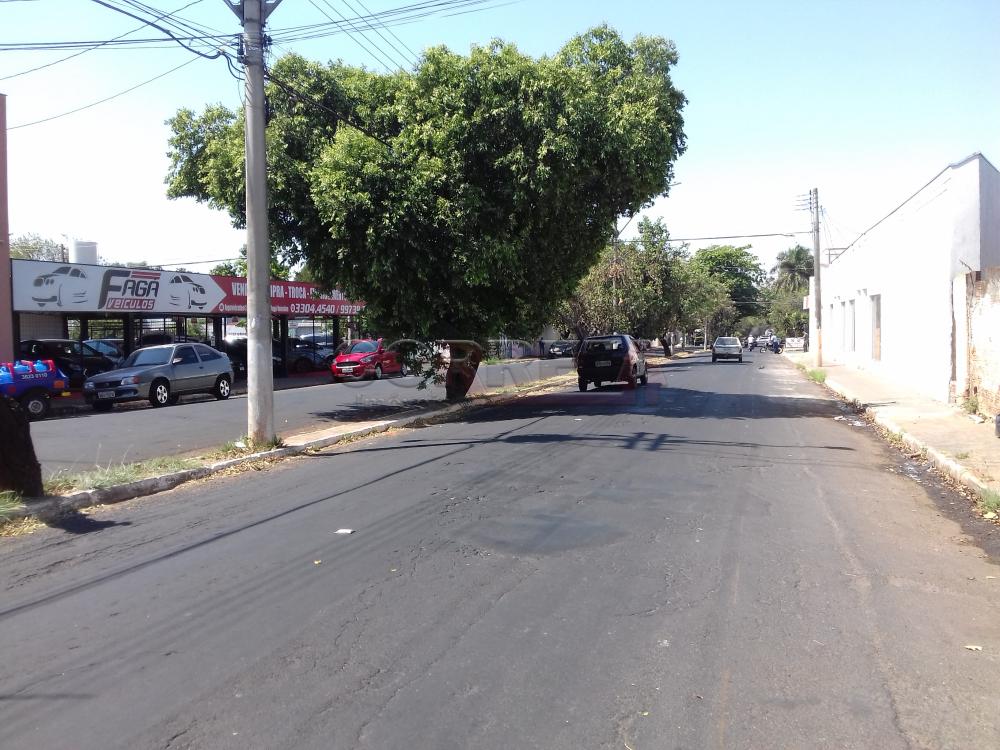 Comprar Terreno / Padrão em Araçatuba R$ 700.000,00 - Foto 2