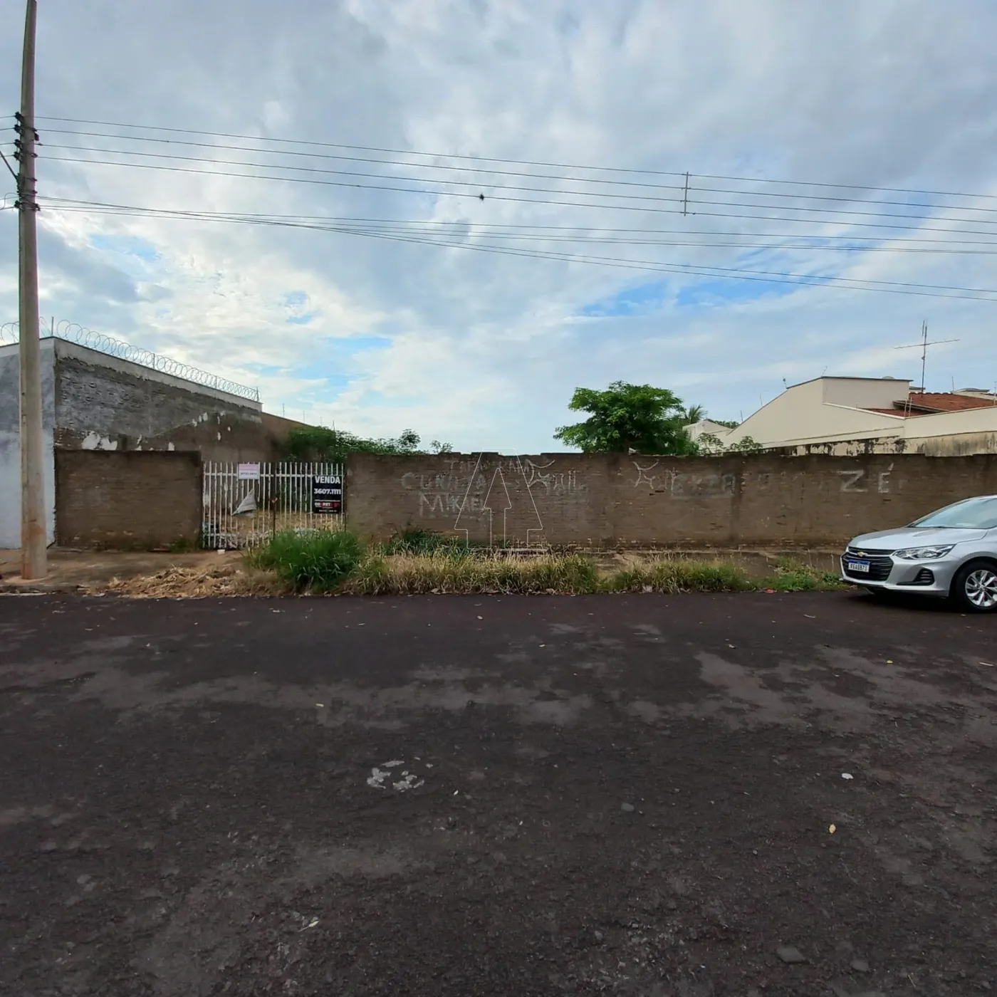 Comprar Terreno / Padrão em Araçatuba R$ 220.000,00 - Foto 1