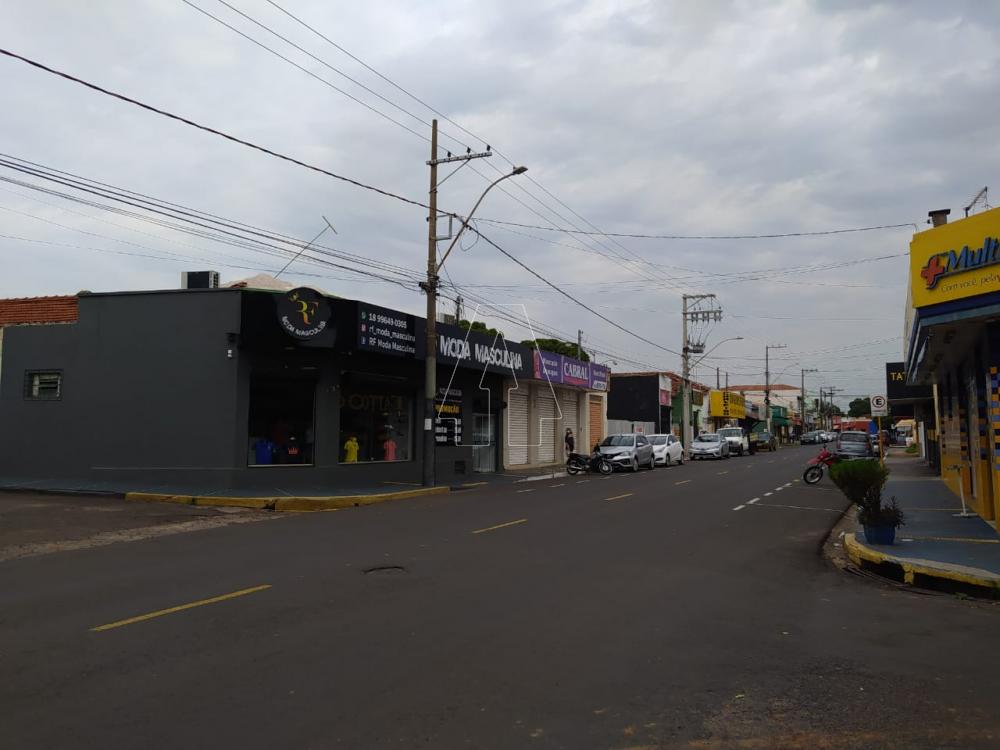 Alugar Comercial / Salão em Araçatuba R$ 3.700,00 - Foto 4