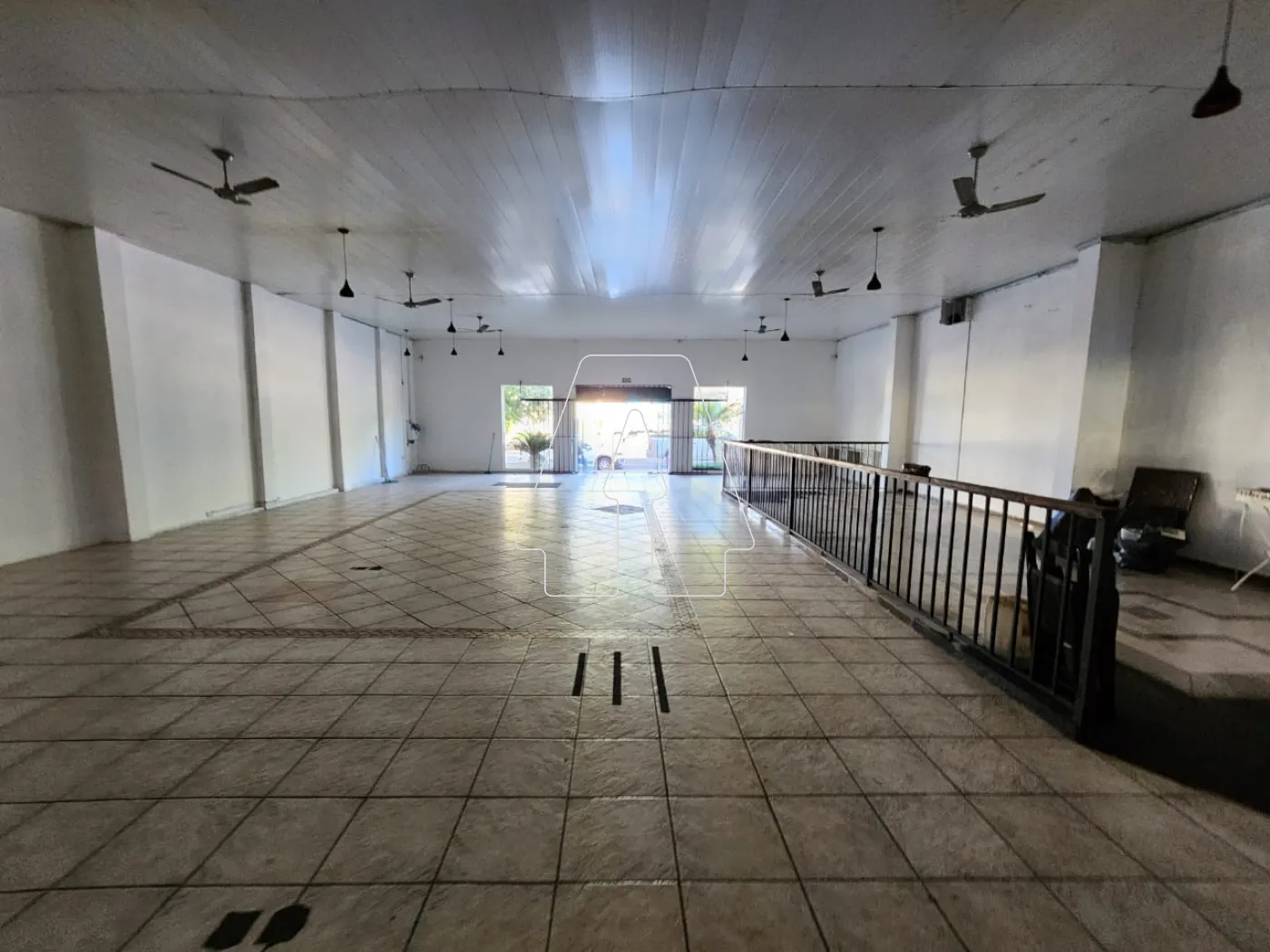 Alugar Comercial / Salão em Araçatuba R$ 4.500,00 - Foto 1