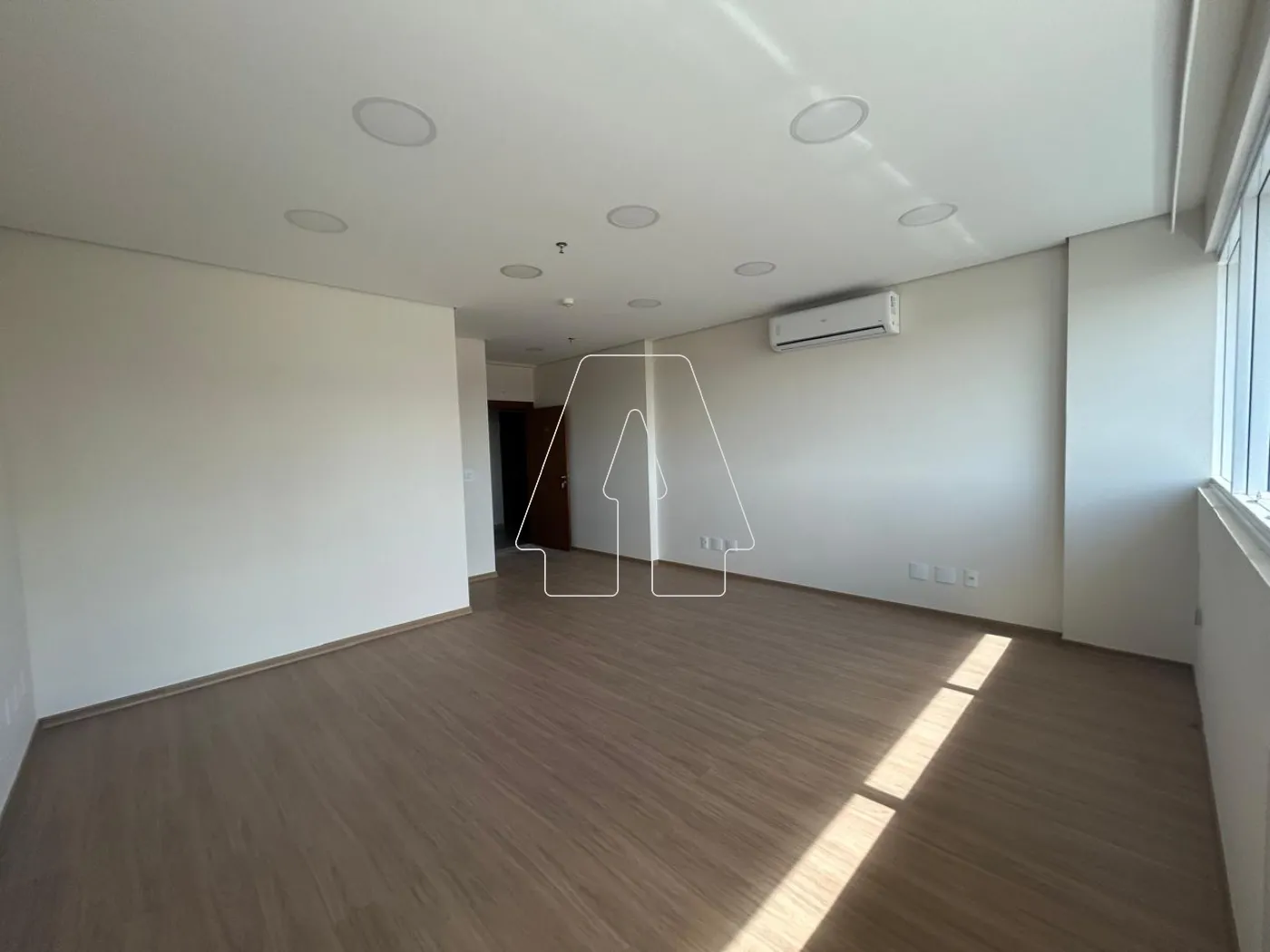 Alugar Comercial / Sala em Condomínio em Araçatuba R$ 2.000,00 - Foto 3