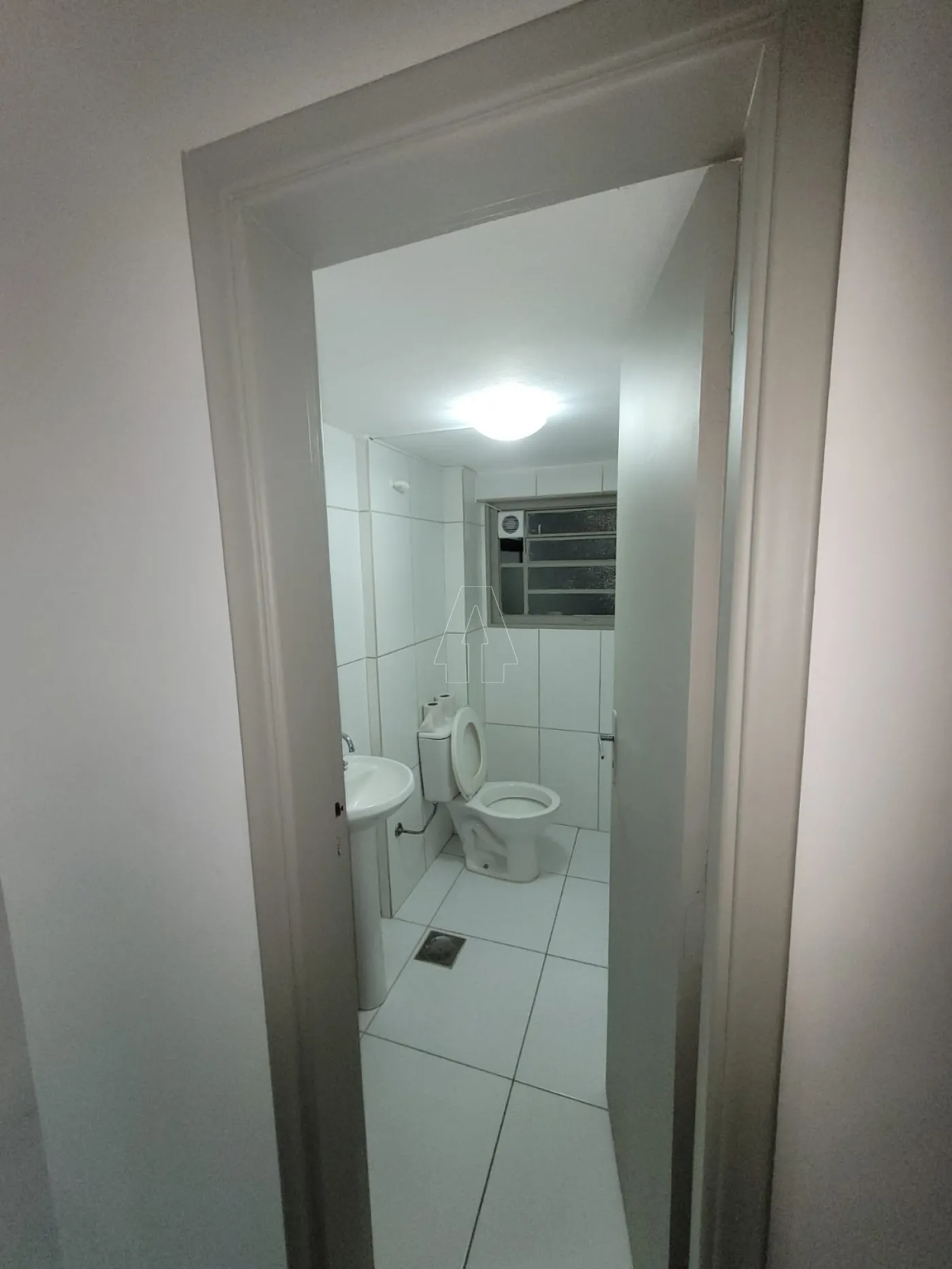 Alugar Comercial / Sala em Condomínio em Araçatuba R$ 1.600,00 - Foto 5