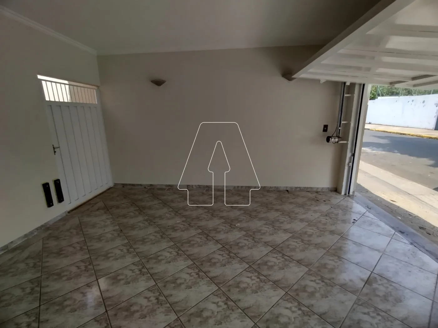 Alugar Casa / Residencial em Araçatuba R$ 2.700,00 - Foto 1