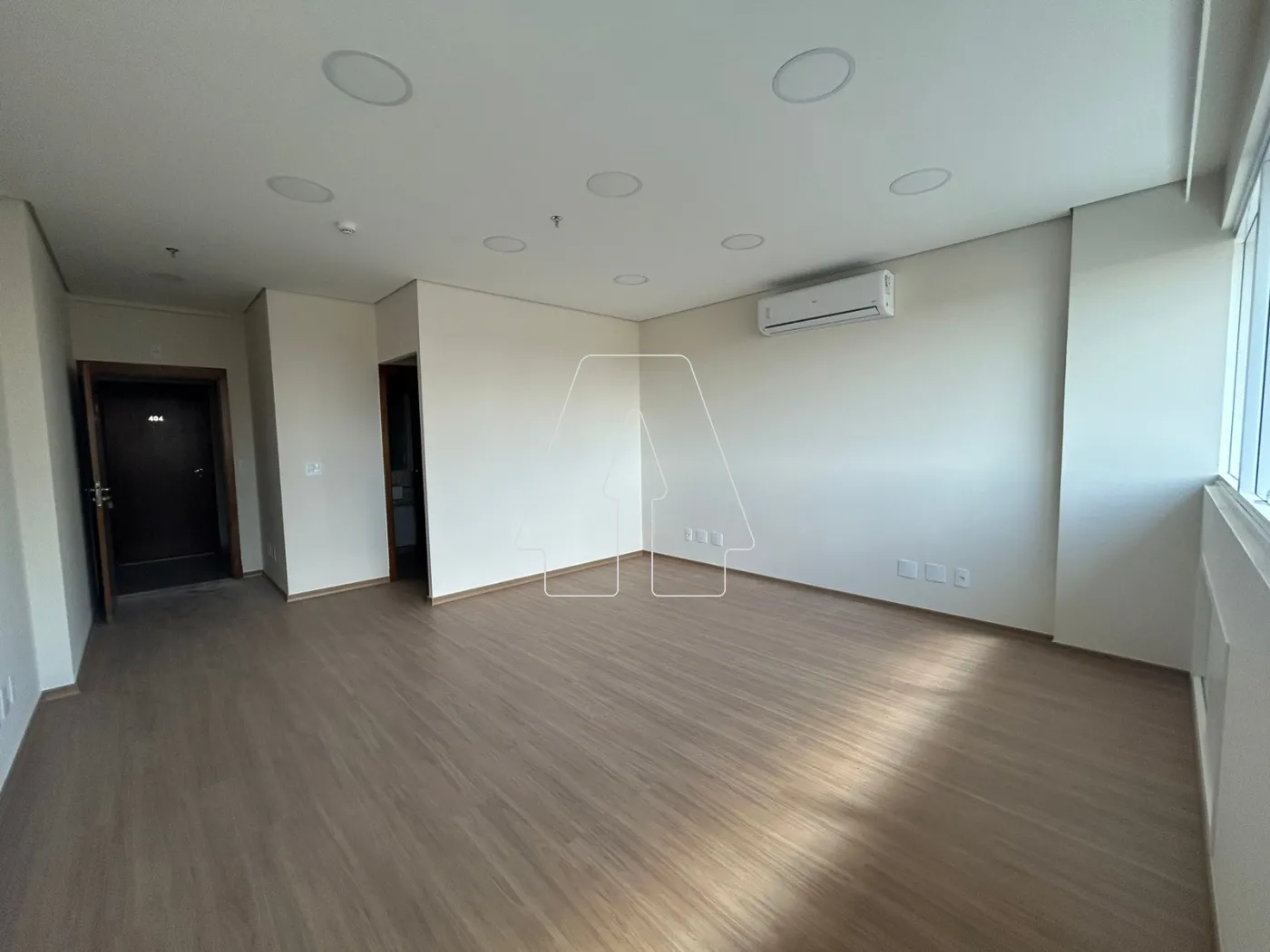 Alugar Comercial / Sala em Condomínio em Araçatuba R$ 2.000,00 - Foto 2