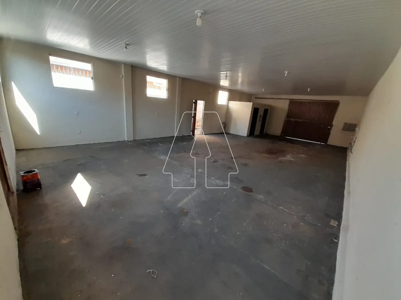 Alugar Comercial / Barracão em Araçatuba R$ 1.800,00 - Foto 1