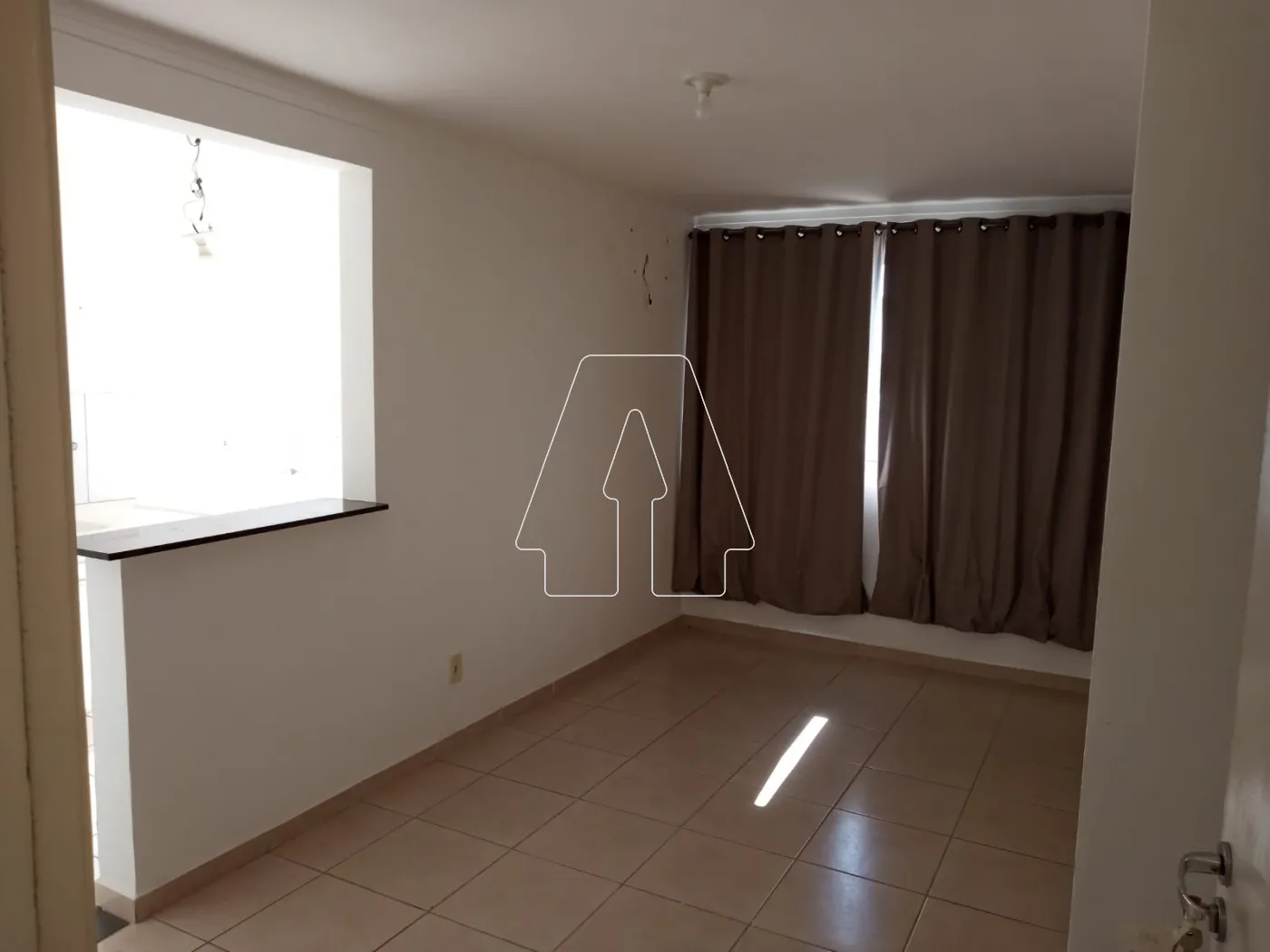 Alugar Apartamento / Padrão em Araçatuba R$ 900,00 - Foto 1