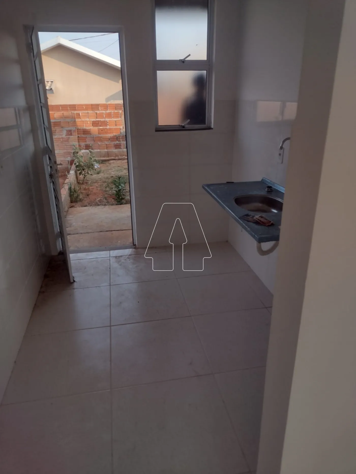 Alugar Casa / Residencial em Araçatuba R$ 800,00 - Foto 2