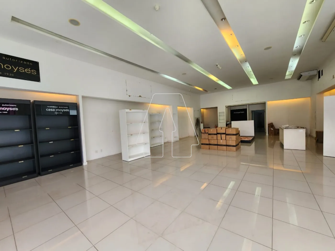 Alugar Comercial / Salão em Araçatuba R$ 18.000,00 - Foto 2