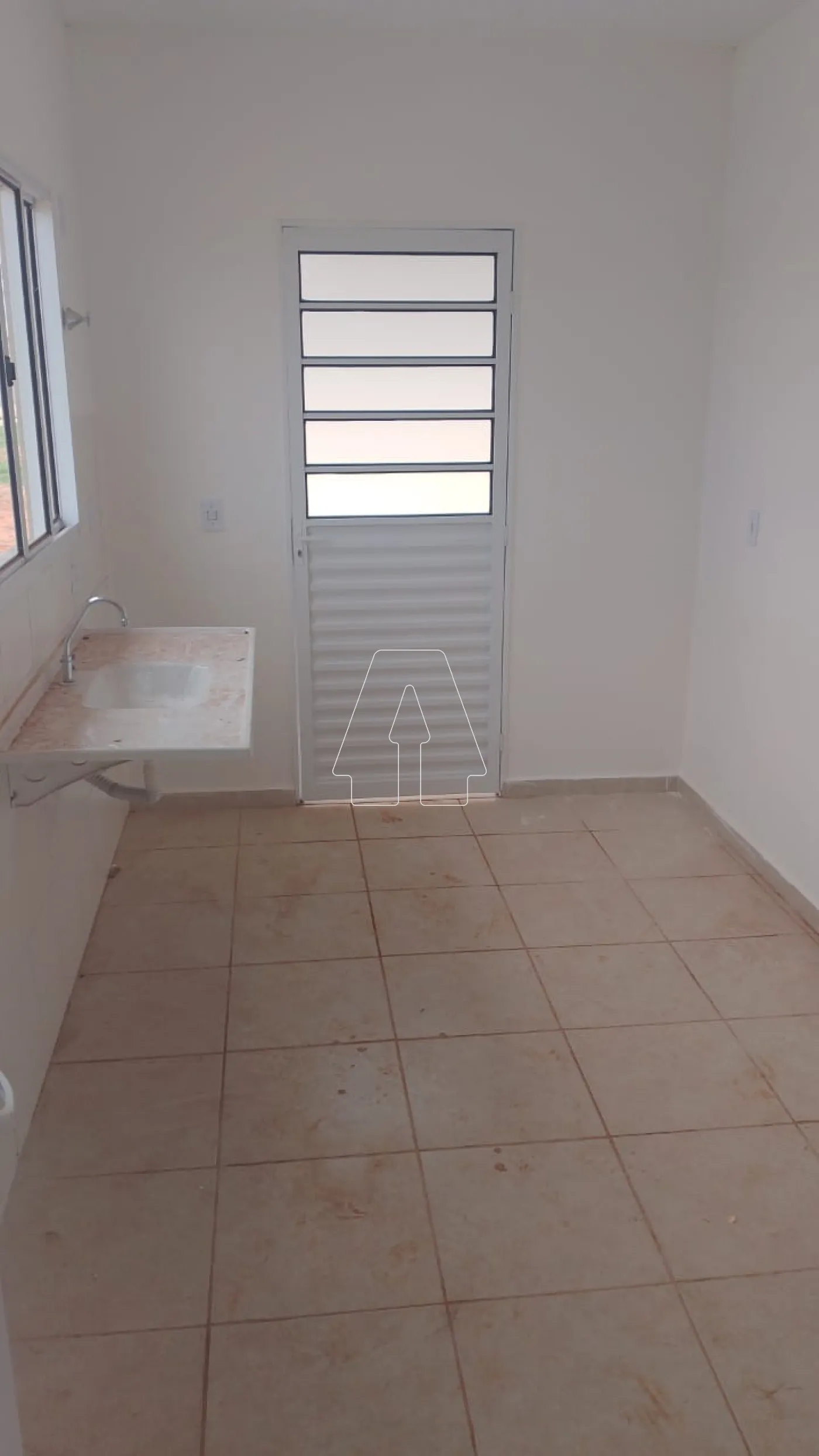 Alugar Casa / Residencial em Araçatuba R$ 700,00 - Foto 3