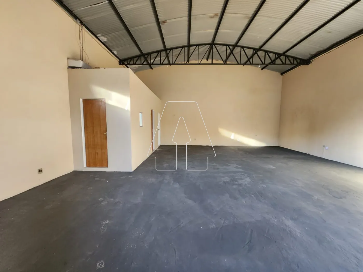 Alugar Comercial / Salão em Araçatuba R$ 1.800,00 - Foto 4