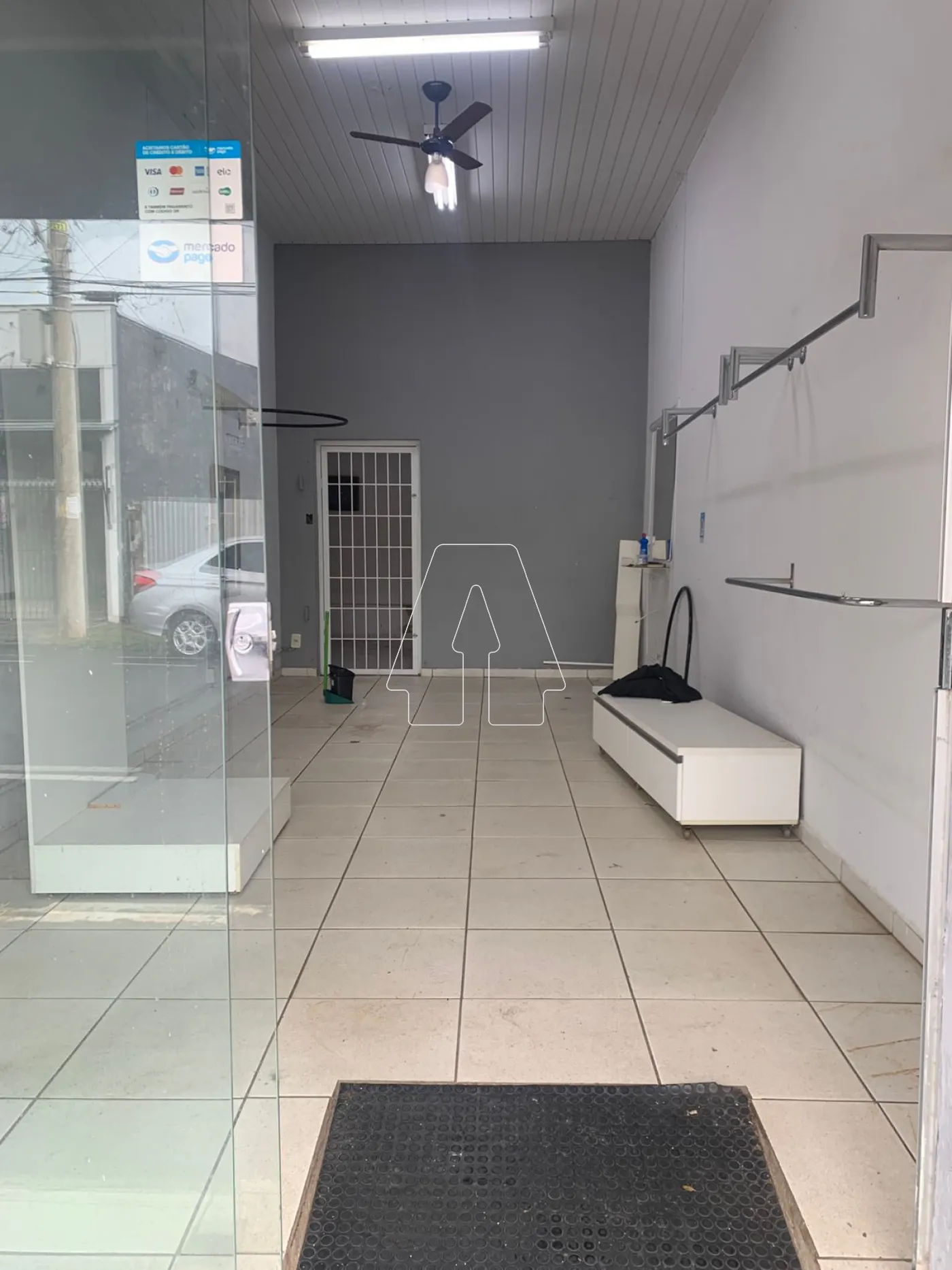 Alugar Comercial / Salão em Araçatuba R$ 1.700,00 - Foto 2