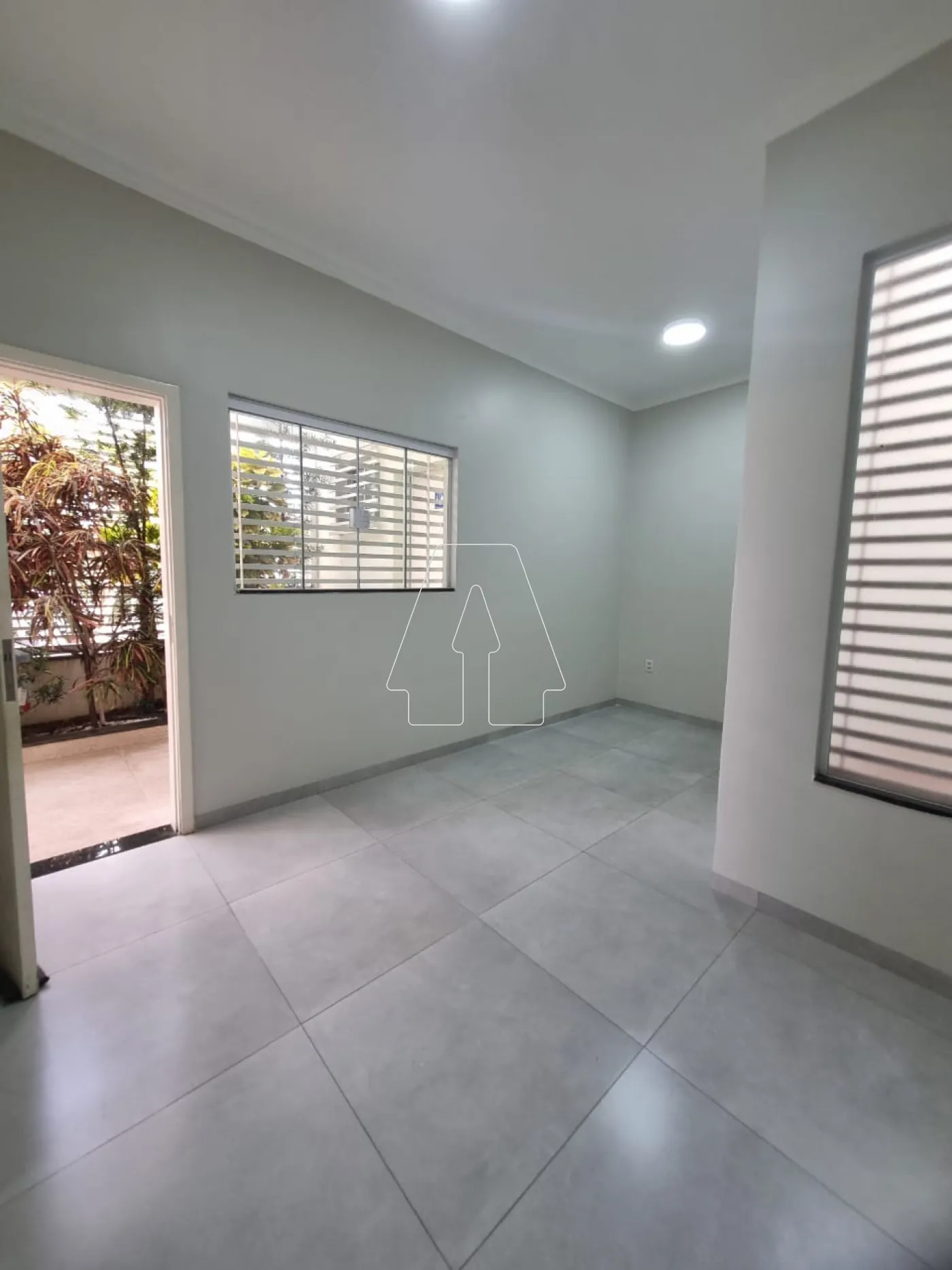 Alugar Comercial / Sala em Araçatuba R$ 575,00 - Foto 1