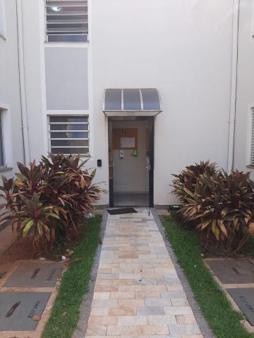 Alugar Apartamento / Padrão em Araçatuba. apenas R$ 135.000,00