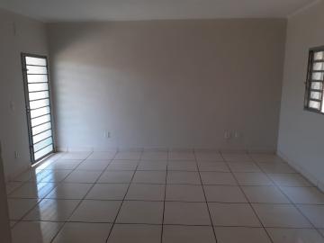 Alugar Apartamento / Padrão em Araçatuba. apenas R$ 180.000,00