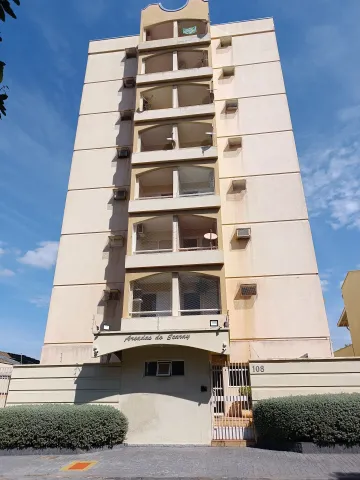 Alugar Apartamento / Padrão em Araçatuba. apenas R$ 1.900,00