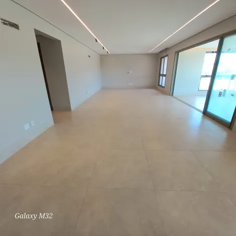 Alugar Apartamento / Padrão em Araçatuba. apenas R$ 3.000.000,00