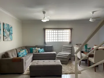 Alugar Casa / Residencial em Araçatuba. apenas R$ 450.000,00