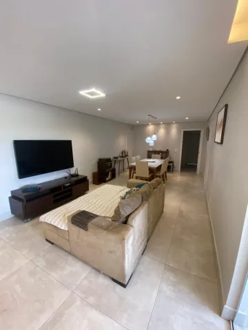 Alugar Apartamento / Padrão em Araçatuba. apenas R$ 460.000,00