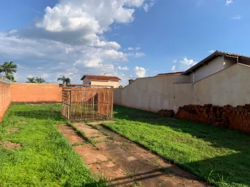 Alugar Terreno / Padrão em Araçatuba. apenas R$ 230.000,00