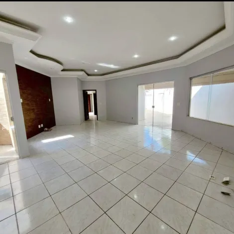 Alugar Casa / Residencial em Araçatuba. apenas R$ 3.800,00